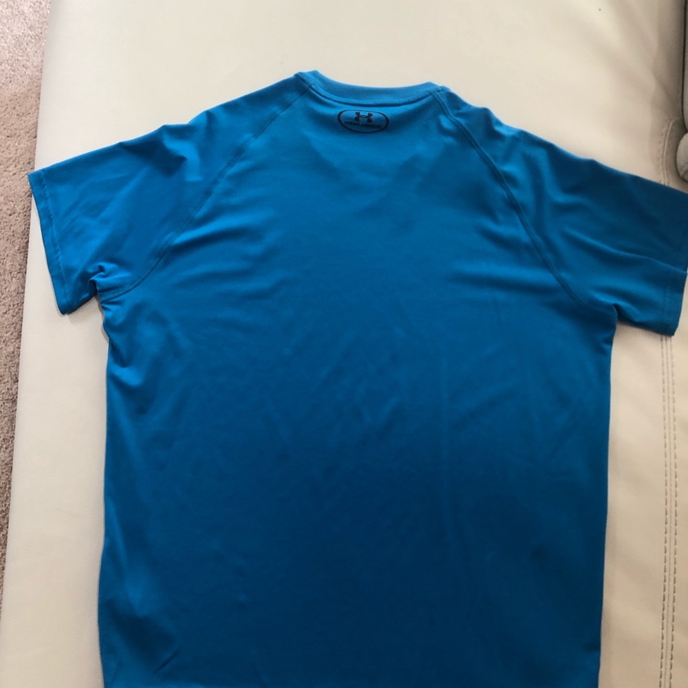 Under Armour Top - Picture 3 of 4